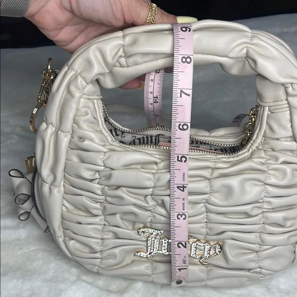 Juicy Couture- Cream Quilted Handbag with Gold Accents & Key chain - Picture 14 of 15